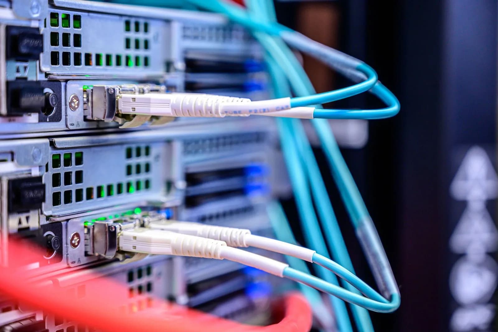Fahrzeugeinrichtung für IT- und Netzwerktechnik: Das Servicefahrzeug für Rechenzentrum- und Serverraum-Kundendienst
