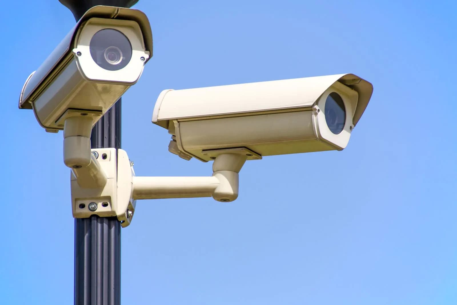 Fahrzeugeinrichtung für Sicherheitstechnik und Alarmanlagen: Das Servicefahrzeug für Errichter und Kundendienst